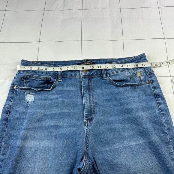 Judy Blue Jeans Womens 18W Skinny Fit Embroidered Flower Distressed Whiskering - Picture 7 of 13